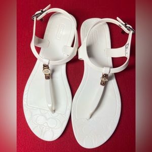 Coach Piccadilly Size 9 White Ankle Strap Flip Flop Sandals.